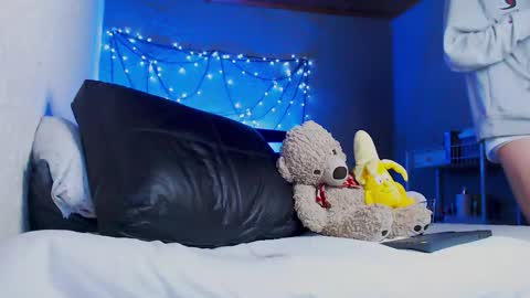 Ryannhill  online show from November 2025 07:24:02 AM