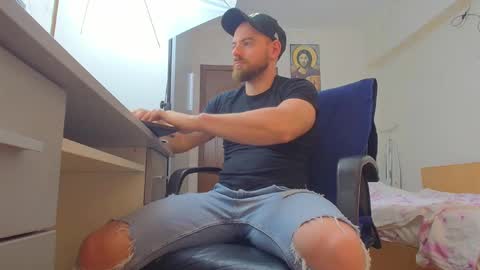 Snapshot of ryanstone_ chatting on May 2026 05:02:02 AM Ryanstone online show from May 2026 05:02:02 AM