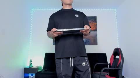 Snapshot of ryanwhite3 chatting on February 2026 02:53:01 AM ryanwhite3 online show from February 2026 02:53:01 AM