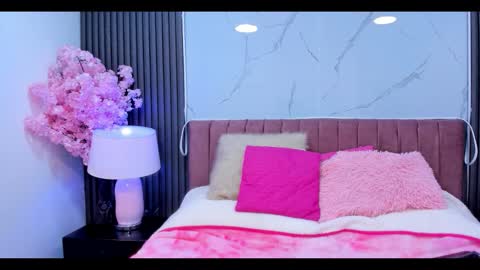 rynnaa online show from March 2026 04:18:01 AM