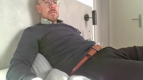 s_i_q online show from November 2025 12:42:02 PM