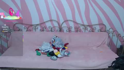 Snapshot of saabrina_ chatting on September 2025 01:38:02 PM Sabrina online show from September 2025 01:38:02 PM