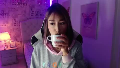 Snapshot of saara_martin chatting on November 2025 11:51:02 AM 1 online show from November 2025 11:51:02 AM