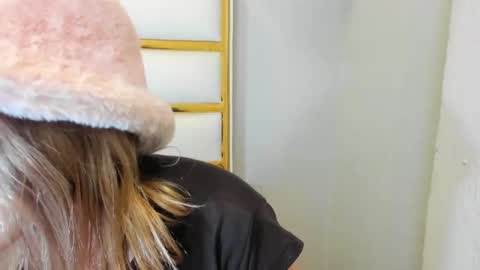 Snapshot of sabrina_cole chatting on December 2024 06:42:02 AM . Sabrina Cole . online show from December 2024 06:42:02 AM