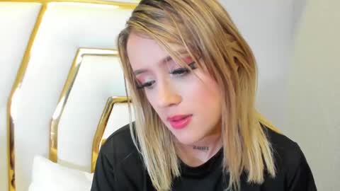 Snapshot of sabrina_cole chatting on January 2025 06:02:02 AM . Sabrina Cole . online show from January 2025 06:02:02 AM