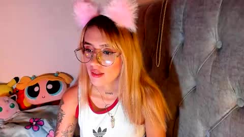Snapshot of sabrina_cole chatting on October 2025 04:13:01 AM . Sabrina Cole . online show from October 2025 04:13:01 AM