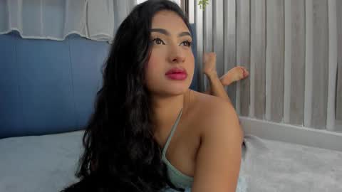 mariana  online show from September 2025 09:52:02 PM