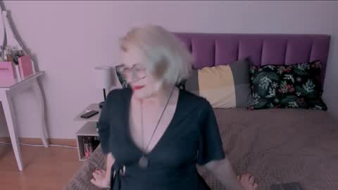 Sabrina MacMarren online show from February 2025 04:22:01 PM