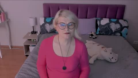 Sabrina MacMarren online show from February 2025 05:15:02 PM