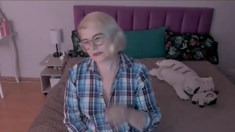 Sabrina MacMarren online show from March 2025 04:24:02 PM