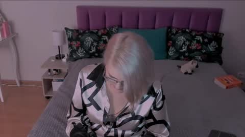 Sabrina MacMarren online show from March 2025 03:49:02 PM