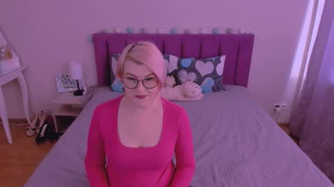 Sabrina MacMarren online show from February 2026 09:19:02 AM