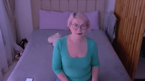 Sabrina MacMarren online show from March 2026 07:45:02 AM