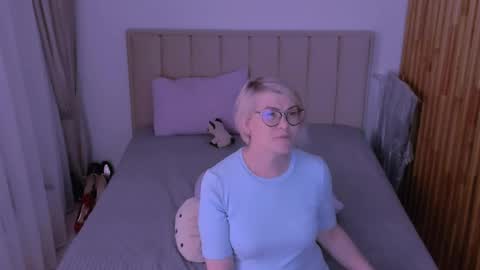 Sabrina MacMarren online show from March 2026 08:30:01 PM