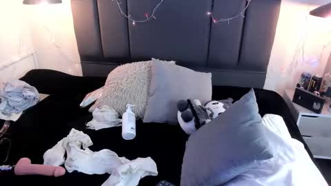 Sabrina  online show from February 2026 11:21:01 AM