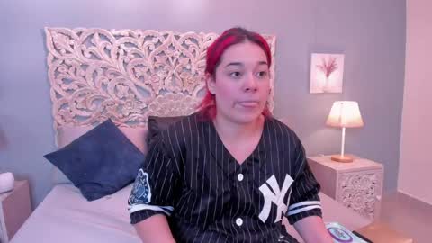Snapshot of sabrinna_fox chatting on May 2026 07:41:02 PM sabrinna online show from May 2026 07:41:02 PM