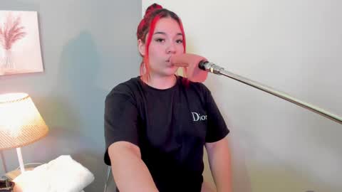 Snapshot of sabrinna_fox chatting on June 2026 06:43:01 PM sabrinna online show from June 2026 06:43:01 PM
