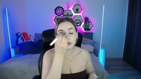 Sabrina Violet online show from September 2025 08:03:01 AM