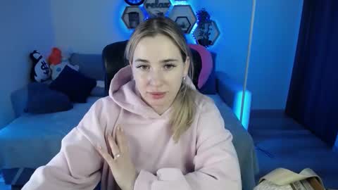 Sabrina Violet online show from November 2025 09:07:02 AM