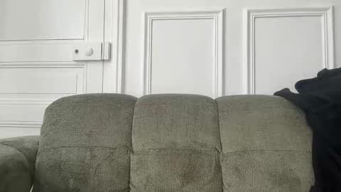 Sachaa online show from April 2026 03:37:02 PM