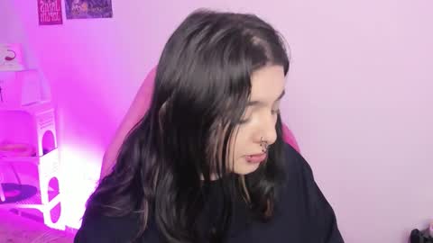 Snapshot of sachi_meow chatting on September 2025 01:01:01 PM Ig online show from September 2025 01:01:01 PM