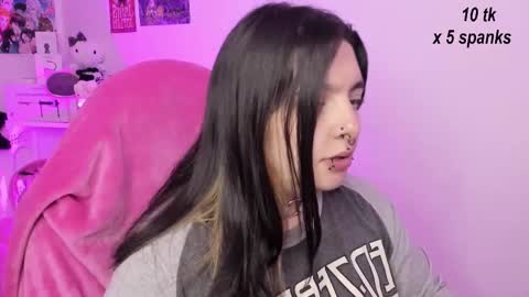 Snapshot of sachi_meow chatting on October 2025 10:49:02 AM Ig online show from October 2025 10:49:02 AM