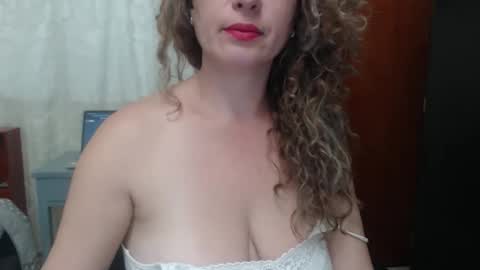 sacrletardiente online show from April 2026 09:37:02 PM