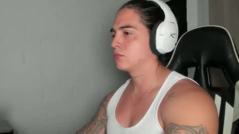 Im CryDuran    Instagram   CryDuraann  online show from January 2026 10:14:02 PM