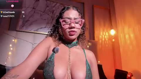 Snapshot of sade_jackson1 chatting on June 2026 05:27:01 AM Sophie online show from June 2026 05:27:01 AM