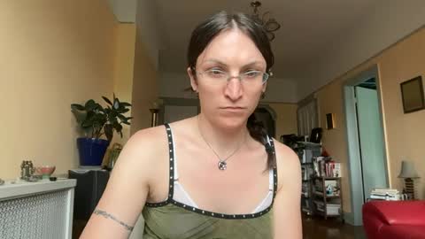 Snapshot of sadie_stars chatting on June 2026 05:47:01 PM Sadie online show from June 2026 05:47:01 PM