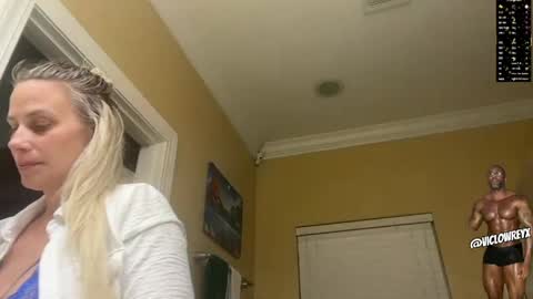 SadieRW online show from April 2026 02:43:01 AM