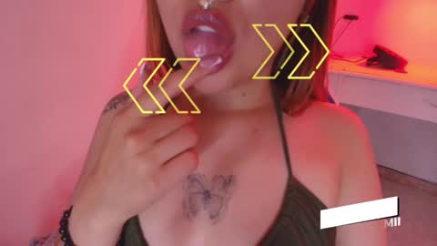 Cami online show from November 2025 07:02:02 PM