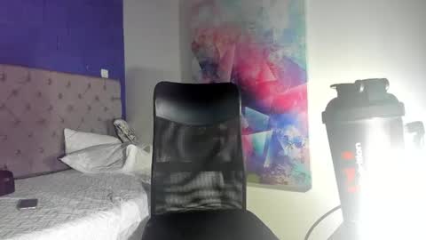 Snapshot of sagazael_hoyos chatting on August 2026 05:15:01 PM sagazael_hoyos online show from August 2026 05:15:01 PM