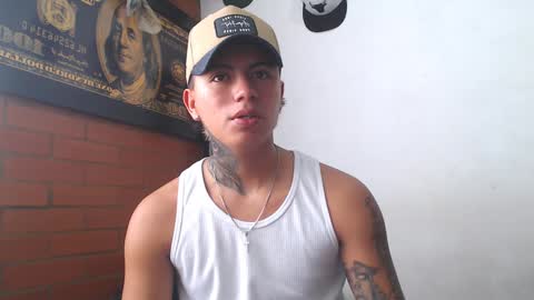 Snapshot of sahara_n_thiago chatting on December 2024 02:00:01 PM Sahara y Thiago online show from December 2024 02:00:01 PM