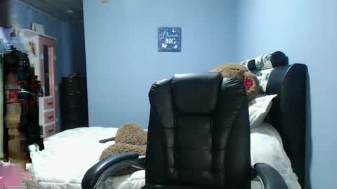 Karina online show from April 2026 02:01:01 AM