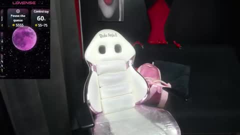 Snapshot of sailor_moon07 chatting on February 2025 01:55:01 AM sailor online show from February 2025 01:55:01 AM