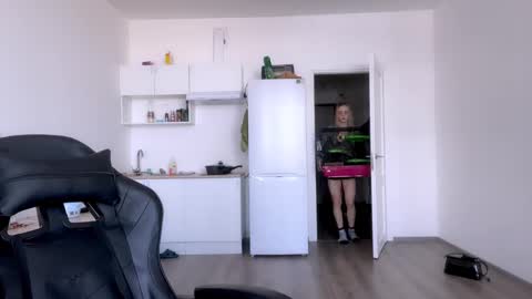 Sofia online show from February 2025 11:01:02 AM