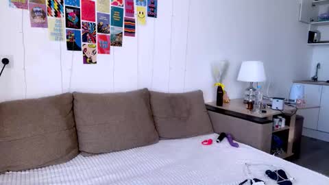 Sofia online show from October 2025 12:28:02 PM