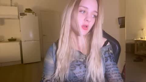 Sofia online show from November 2025 08:52:02 PM