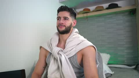 saimon  online show from December 2024 11:58:01 PM