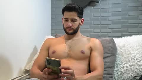 saimon  online show from February 2025 09:25:02 PM