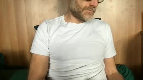 saint009 online show from June 2026 10:18:01 AM