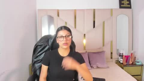 salmaportman_ online show from January 2026 03:50:01 PM