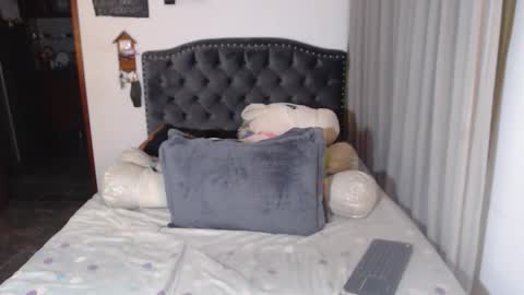 yenny online show from March 2026 03:44:02 AM