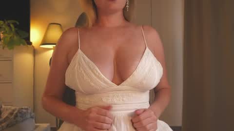 Snapshot of saltedhoney chatting on May 2026 04:58:02 PM IsaBella- online show from May 2026 04:58:02 PM