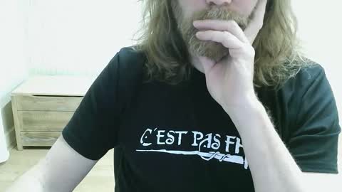 Snapshot of saltimbanquier chatting on April 2026 10:02:02 PM Saltimbanquier Salt ou Banquier online show from April 2026 10:02:02 PM