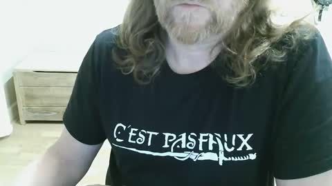 Snapshot of saltimbanquier chatting on April 2026 08:32:01 PM Saltimbanquier Salt ou Banquier online show from April 2026 08:32:01 PM