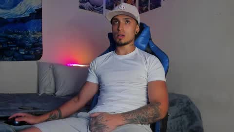 Snapshot of salvatore_dereck chatting on February 2026 12:49:01 AM online show from February 2026 12:49:01 AM