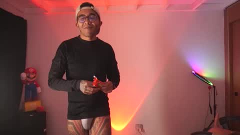 SAMUEL THOMPSON online show from April 2026 04:10:02 AM