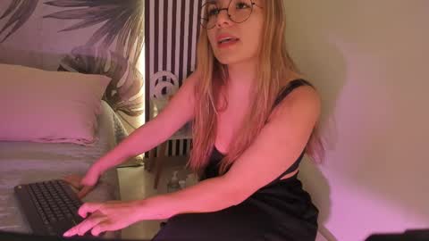 Samaantha  online show from February 2026 11:37:01 AM